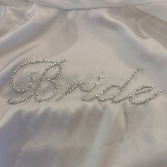 Hutch Pearl Bride Robe - Picture 5 of 6